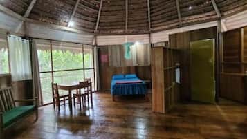 1 bedroom, desk, free WiFi, bed sheets