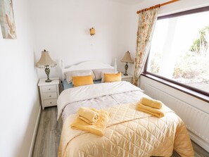 5 bedrooms, individually decorated, individually furnished, free WiFi