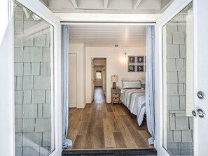 2 habitaciones, tabla de planchar con plancha, wifi y ropa de cama