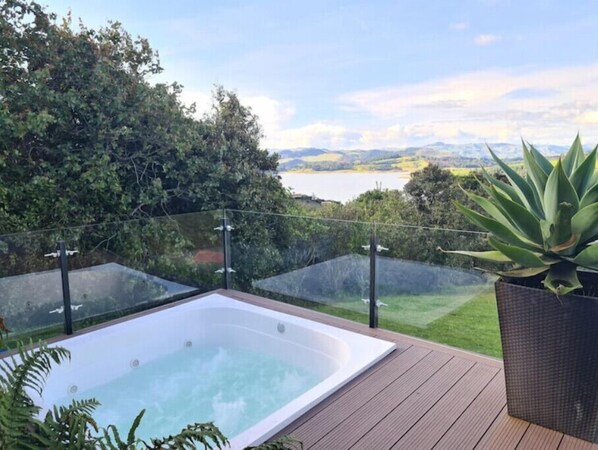 Baignoire à remous extérieure