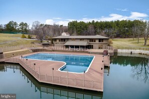 Indoor pool, outdoor pool - Simple Pleasures-Woods Golf Resort-Peaceful & Calm (Hedgesville)