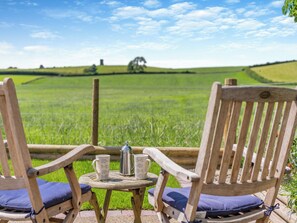 Property grounds - 3 bedroom accommodation in Ackenthwaite, near Arnside (Ackenthwaite, near Arnside)