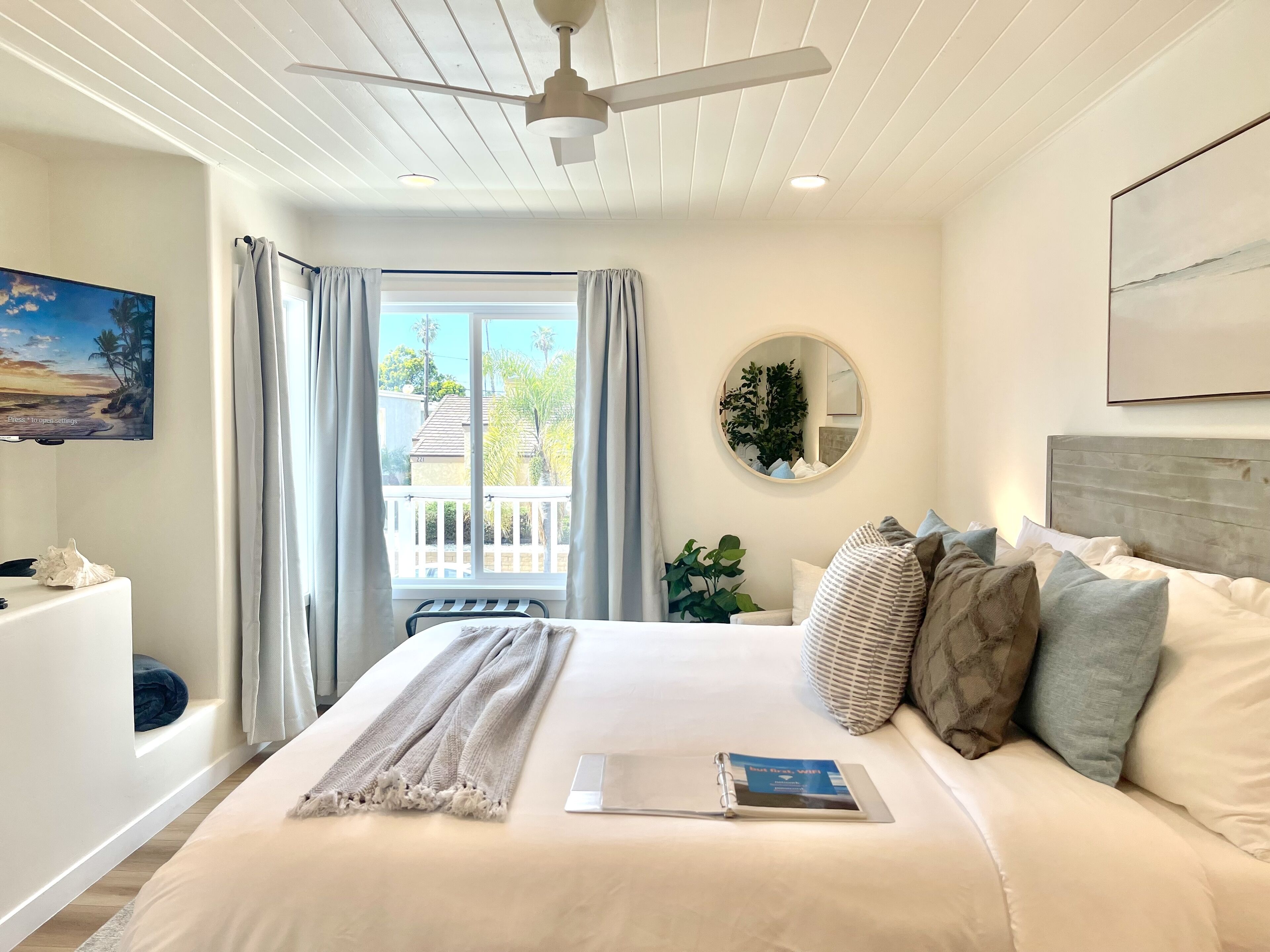 Steps 2 Beach-Partial Ocean Views-King Beds-Bikes-AC-WiFi-EV Chrg-PS5-Families!