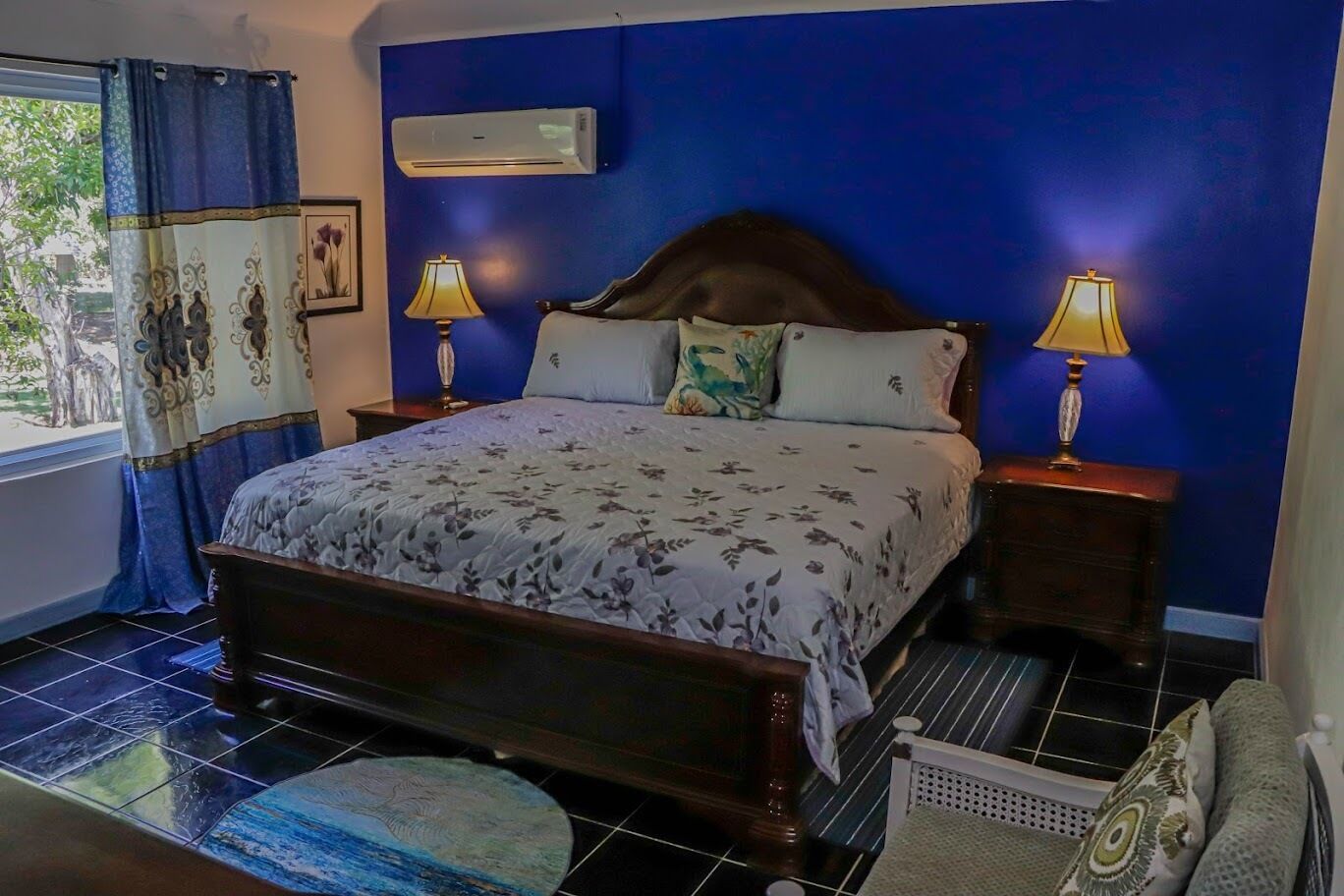 5 habitaciones, tabla de planchar con plancha y wifi gratis 