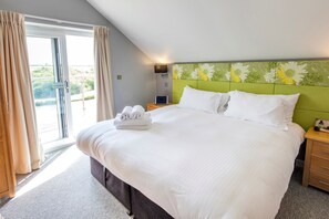 6 bedrooms, iron/ironing board, Internet, bed sheets