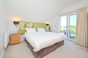 6 chambres, fer et planche à repasser, accès Internet, draps fournis