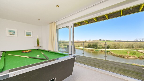 Games room - Retallack Resort Moorings, Hot tub & Games Room (Winnard's Perch)