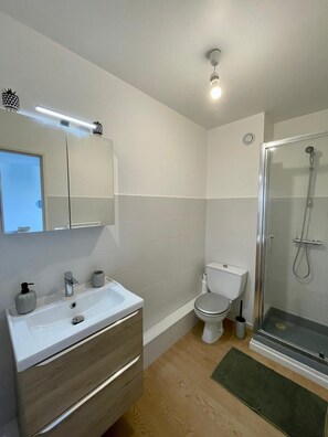 Bathroom - Studio Moana Avec Parking et Jardin (La Londe-les-Maures)