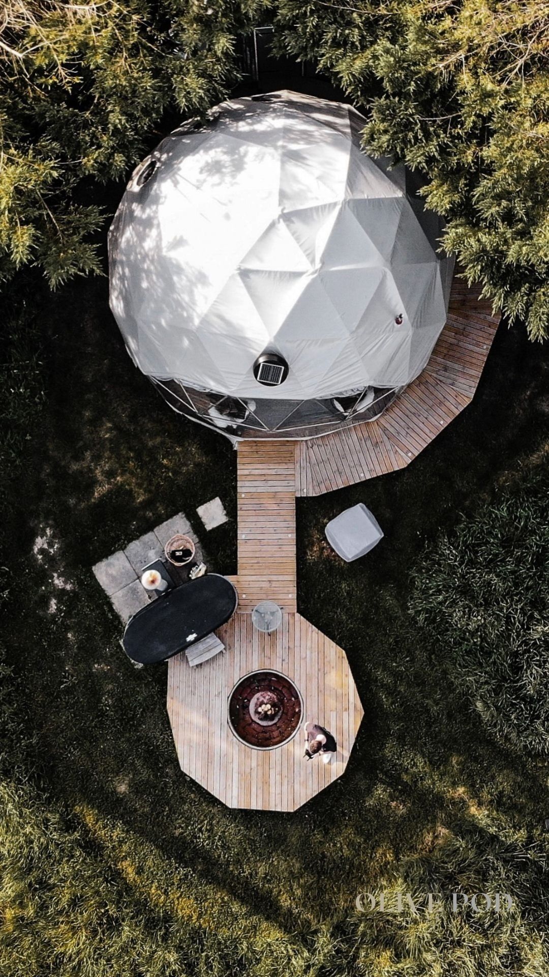 Romantic Geo Dome Home With log Fired hot tub
