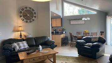 TV, fireplace, video games