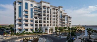 The Yas Amazon House: Unique & Stylish 1BR