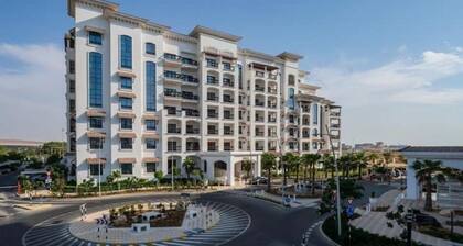 The Yas Amazon House: Unique & Stylish 1BR