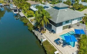 المنشأة من الخارج