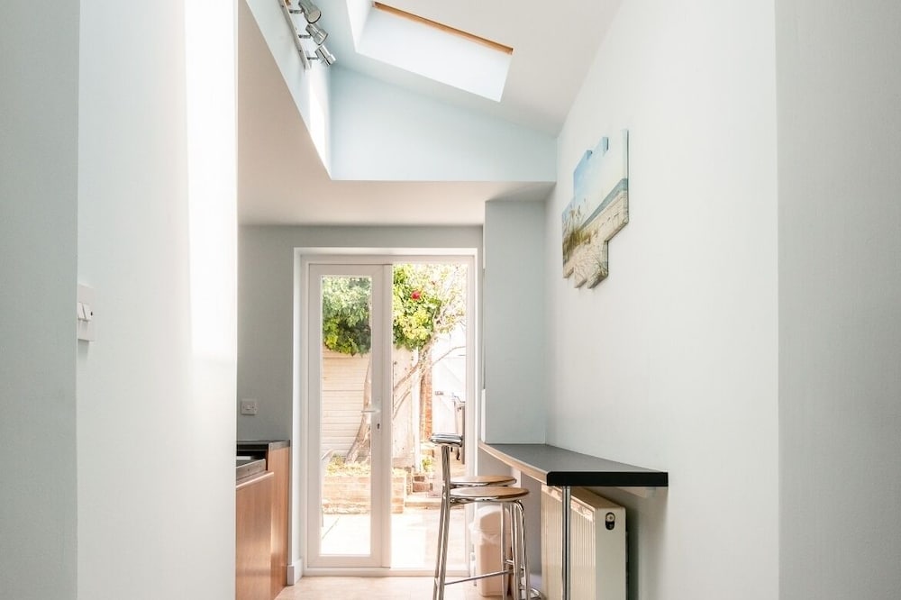 Stunning 2-bed Cottage in Deal
