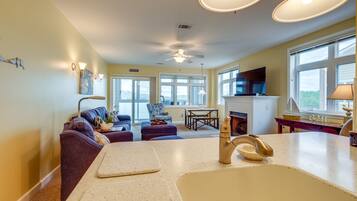 TV, fireplace