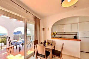Dining - MALVARROSA – Apartament with panoramic views of Calpe and the sea (Calpe / Calp)