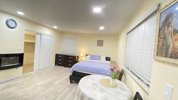1 bedroom, iron/ironing board, WiFi, bed sheets