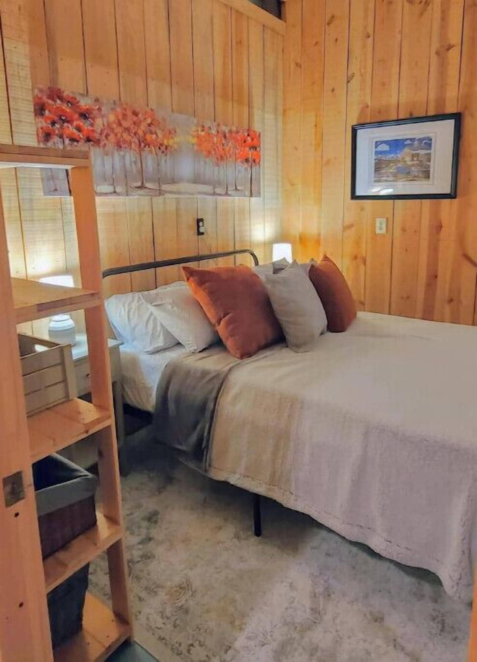 2 Schlafzimmer, Schreibtisch, Bügeleisen/Bügelbrett, Reisekinderbett