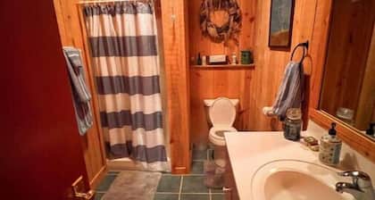 Barndominium - Walk to Waterfalls - Pet Friendly - Blue Ridge Mountains