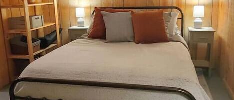 2 bedrooms, desk, iron/ironing board, travel crib