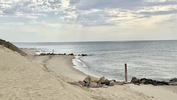 Am Strand, Liegestühle, Strandtücher
