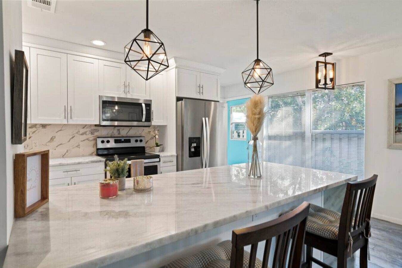 Largo · *Luxe Oasis* - 8 mins to beach | Patio w/ fire pit