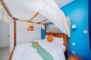 Schreibtisch, Bügeleisen/Bügelbrett, WLAN, Bettwäsche