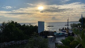 Property grounds - Zanzibar, Fumbatown B08-03- 20 (Fumba)