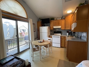 Fridge, microwave, stovetop, cookware/dishes/utensils - Escape to the Beach to Wind & Sand! (HATTERAS)