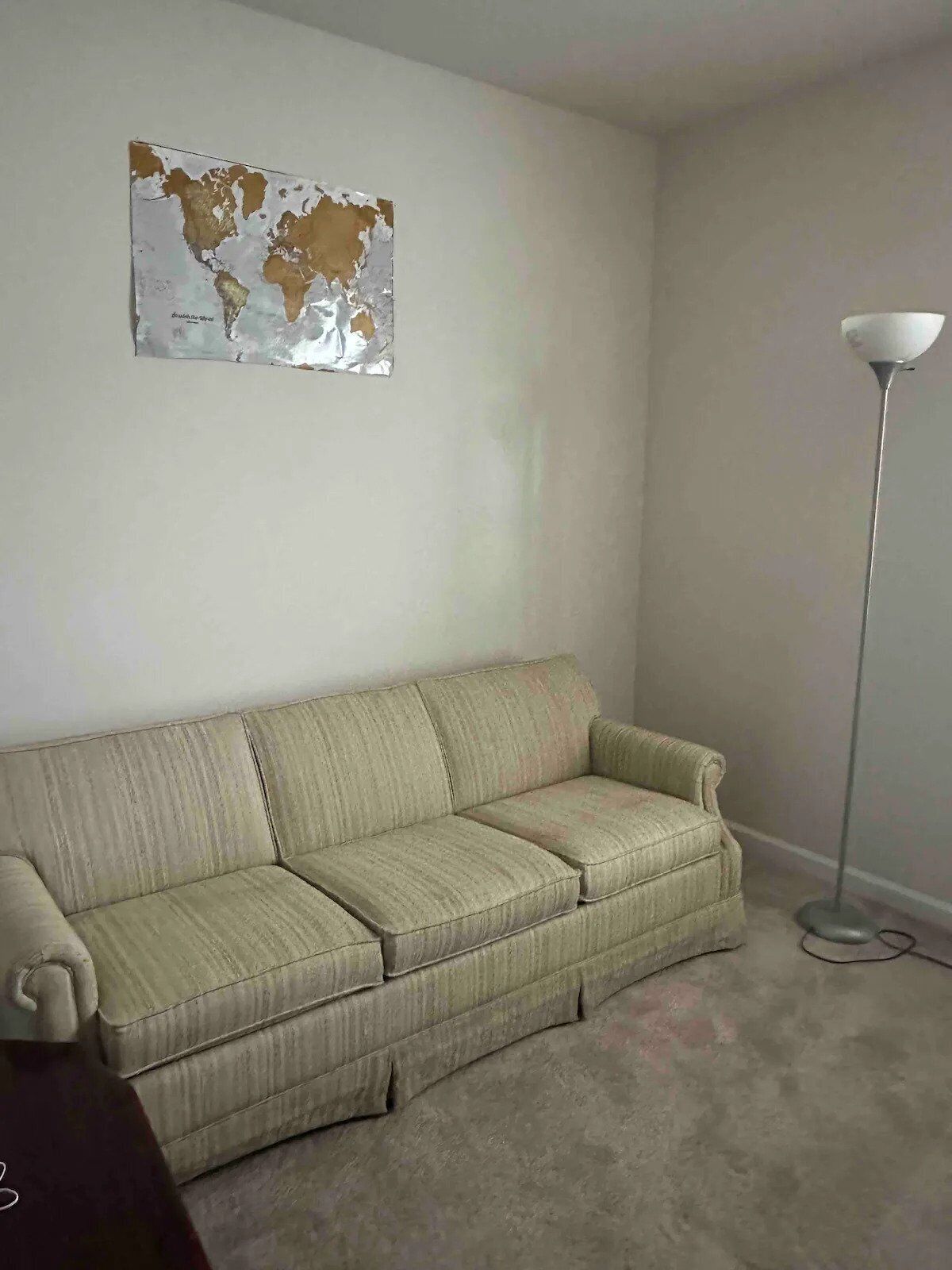 Private 3 rooms in a house with a private hot tub