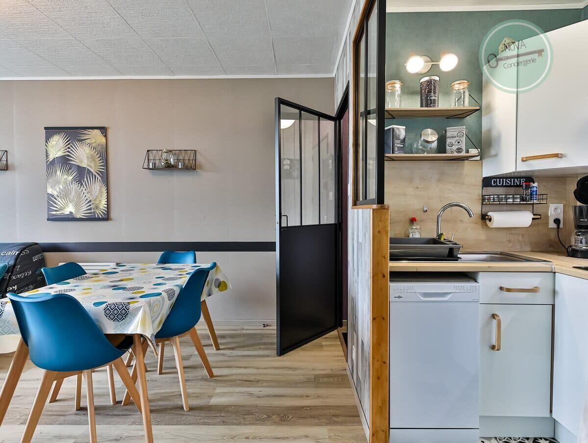 Kjøleskap, mikrobølgeovn, ovn og oppvaskmaskin