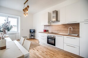 Kühlschrank, Ofen, Herdplatte, Geschirrspüler