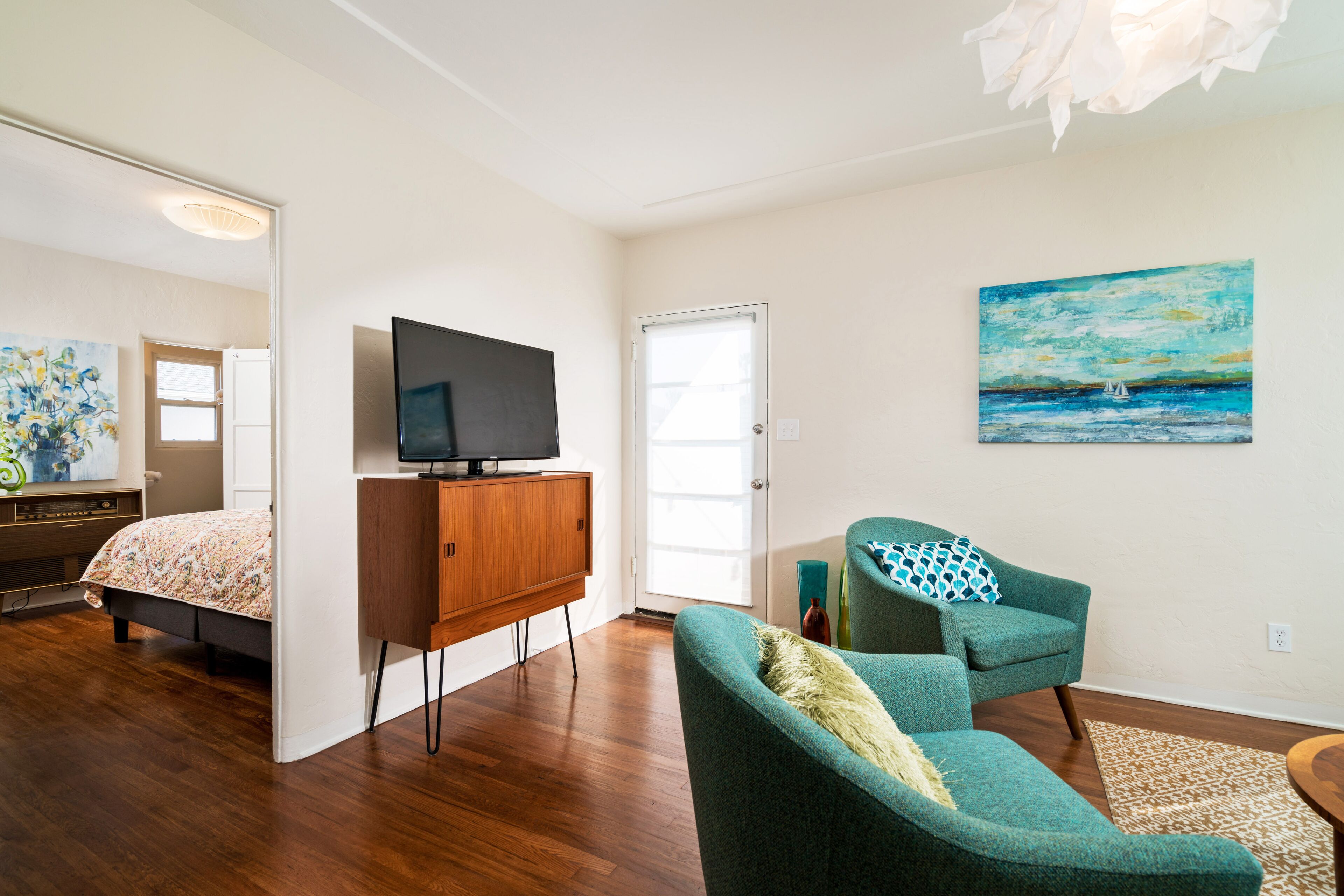 Walk to World Famous SD  ZOO, Balboa Park, boutiques, coffee , Restaurant Row-