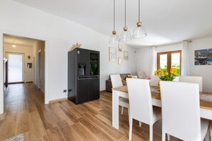 Villa | Dining room