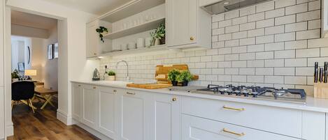 Lavavajillas y periquera