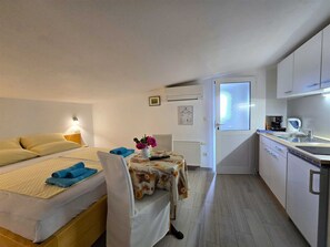 1 Schlafzimmer, Bügeleisen/Bügelbrett, kostenloses WLAN, Bettwäsche