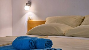1 chambre, fer et planche à repasser, Wi-Fi gratuit, draps fournis