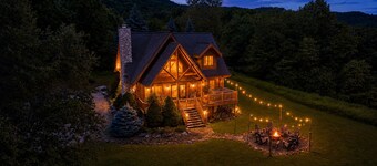 Luxe Mntn Escape near Snowshoe | Mntn Views, Hot Tub, 5 Wooded Acres