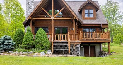 Log Cabin near Snowshoe | Hot Tub + Mtn Views | 5 Wooded Acres