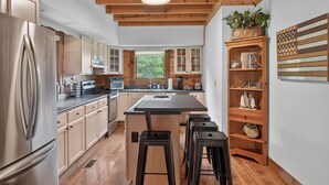 Coffee/tea maker, fridge, microwave, oven - Log Cabin near Snowshoe | Hot Tub + Mtn Views | 5 Wooded Acres (Slatyfork)