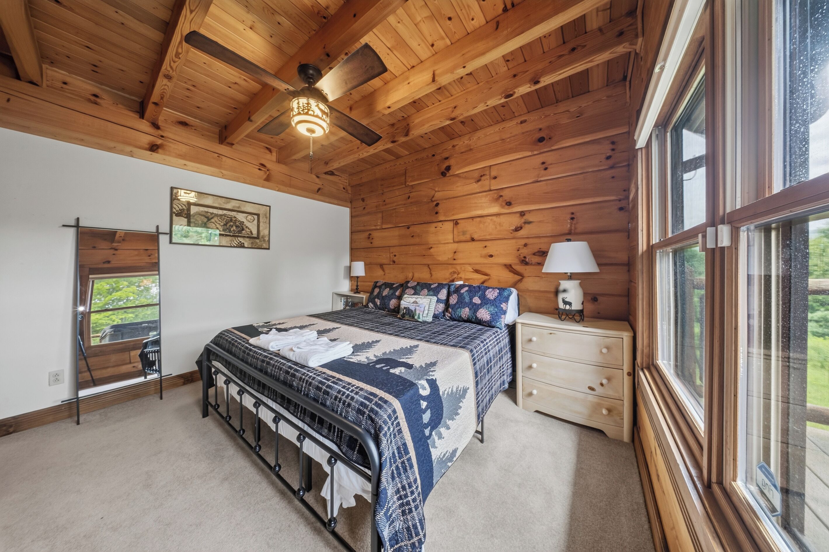 3 bedrooms, desk, iron/ironing board, free WiFi