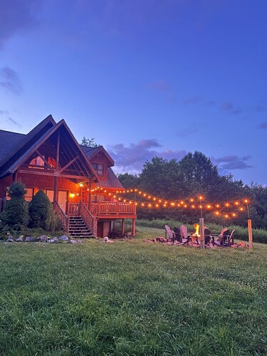 Luxe Mntn Escape near Snowshoe | Mntn Views, Hot Tub, 5 Wooded Acres