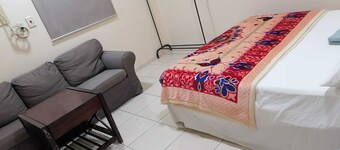 Q Economic Rooms