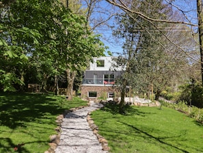 Cottage | Property grounds