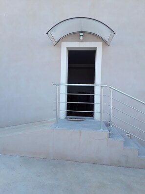 Exterior detail - Joli Petit Appartement (Penta-di-Casinca)