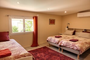 4 bedrooms, iron/ironing board, travel cot, free WiFi
