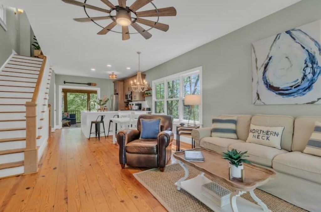 Peaceful cottage in the quaint Town of Irvington! 