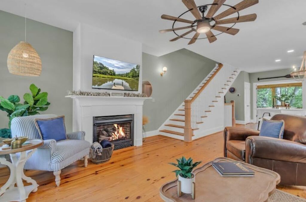 Peaceful cottage in the quaint Town of Irvington! 