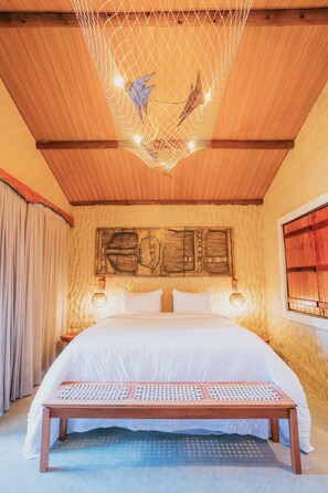 奢华木屋, 1 张特大床, 按摩浴缸, 湖景 | 1 多间卧室、高档床上用品、羽绒被、迷你吧