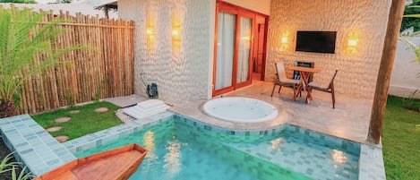 Chalet Mewah, 1 Tempat Tidur King, jet tub, pemandangan danau | Area keluarga | Smart TV 50-inci dengan saluran TV digital dan TV